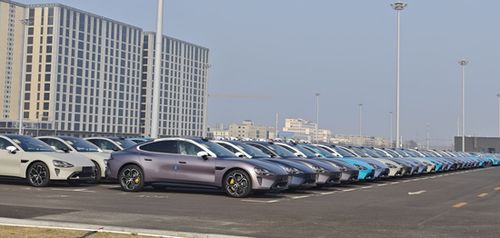 小米汽車(chē)產(chǎn)能提速 北京工廠(chǎng)生產(chǎn)時(shí)間倍增，向10萬(wàn)輛交付目標(biāo)發(fā)起沖刺